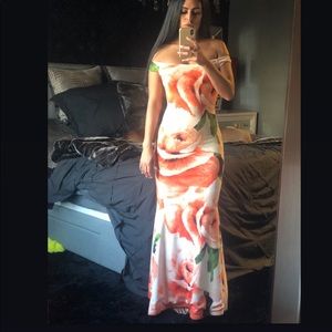 🍑🤍Mermaid Maxi Gown🍑🤍